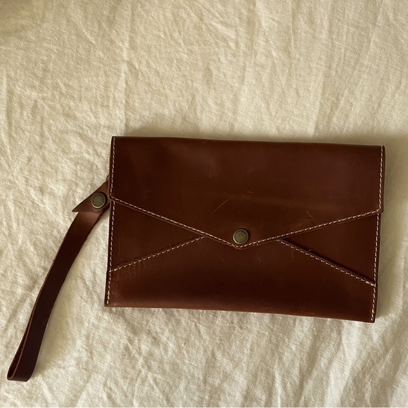 Portland Leather Goods Handbags - Portland Leather Goods Envelope Clutch Wristlet in Honey